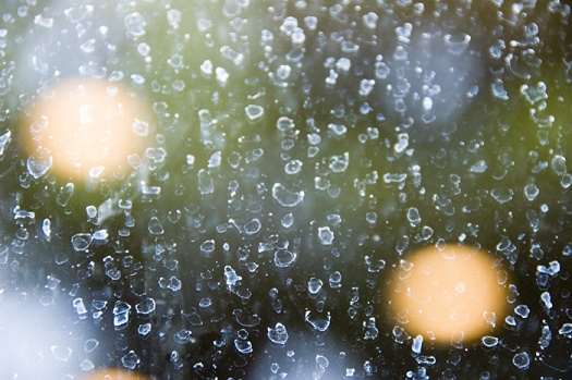 How to Get Acid Rain off Car Windows